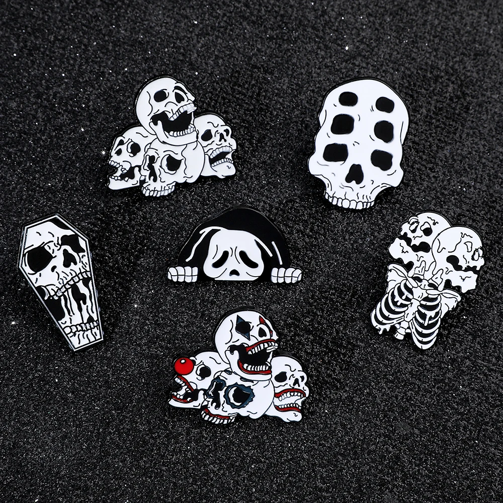 

Halloween Horror Skull Brooch Coffin Pile of Skulls Thriller Gothic Pins for Bag Clothing Lapel Badge Festival Accessories