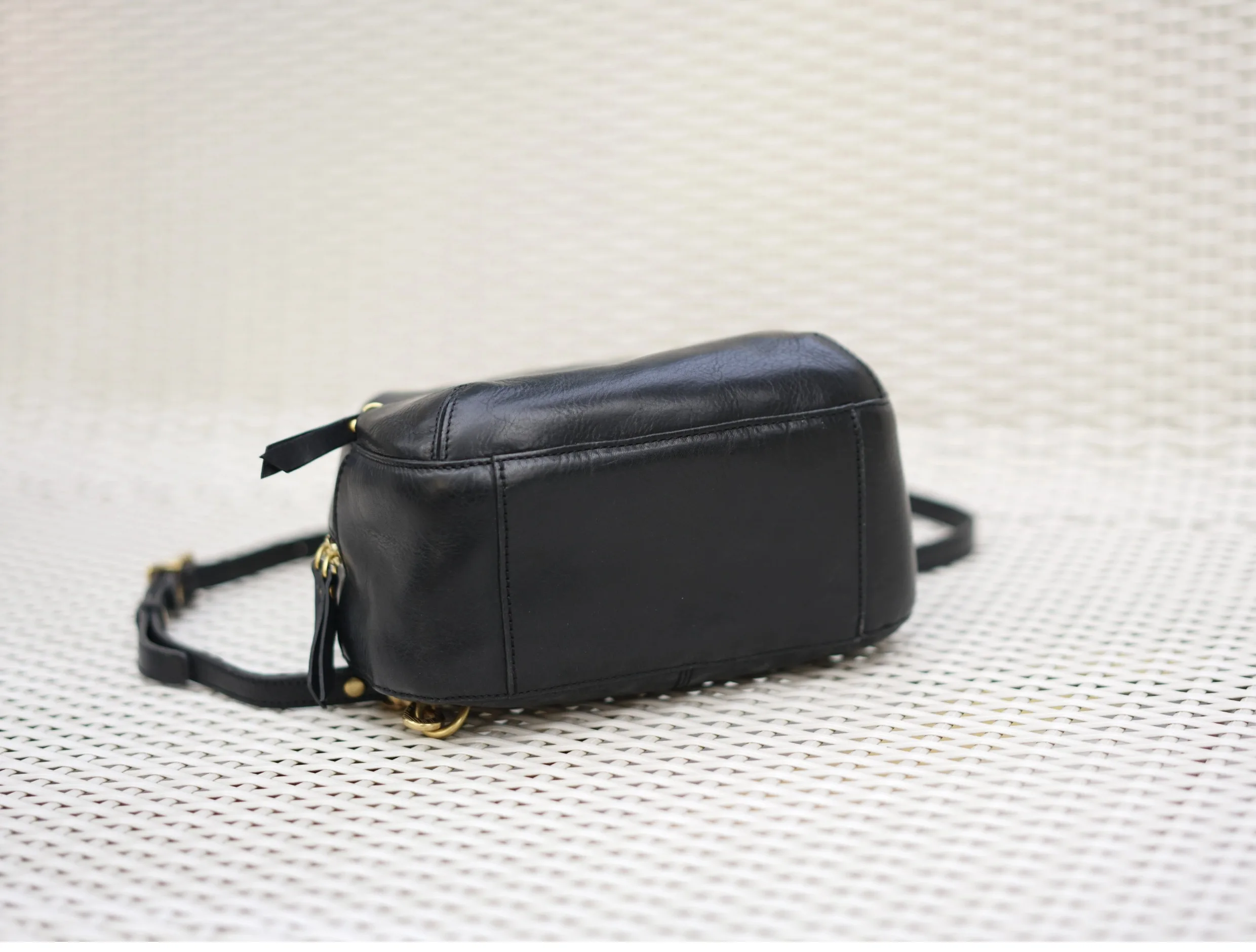Modischer, luxuriöser, pflanzlich gegerbter Rindsleder-Damen-Rucksack, niedlicher kleiner Rucksack, Wochenende, Party, Reisen, handgefertigte Schultaschen aus echtem Leder – Detail 19