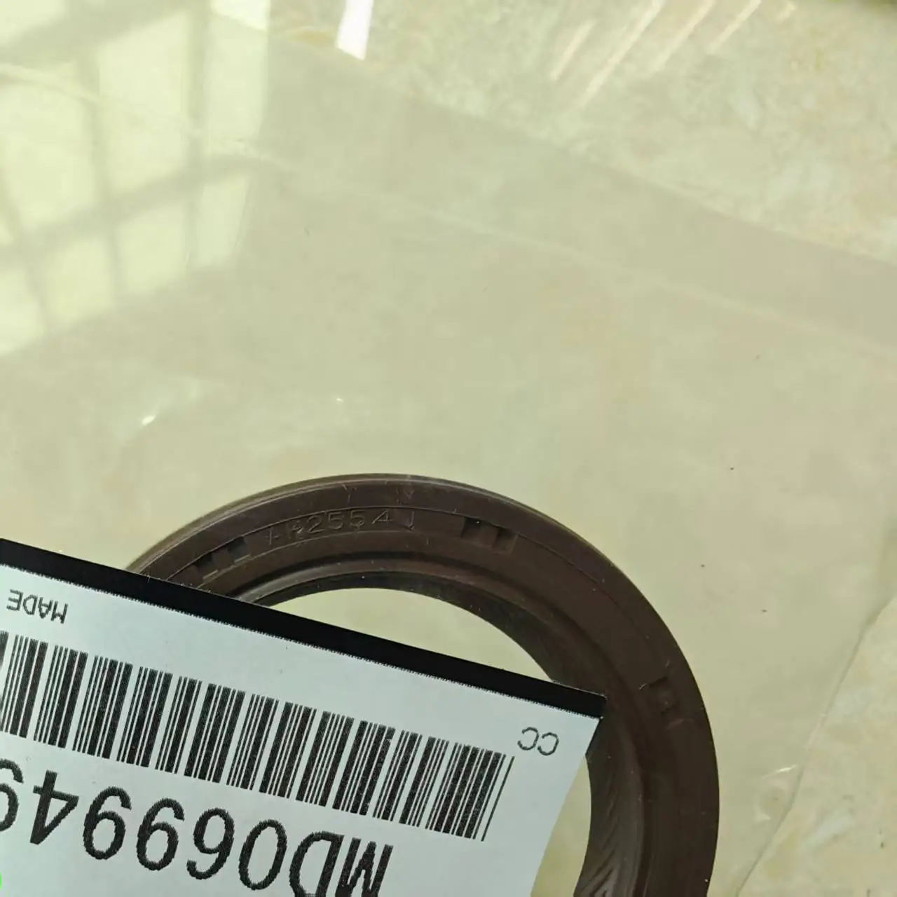 MD069949 Front Crankshaft Oil Seal For MITSUBISHI KIA HYUNDAI 44*60*7