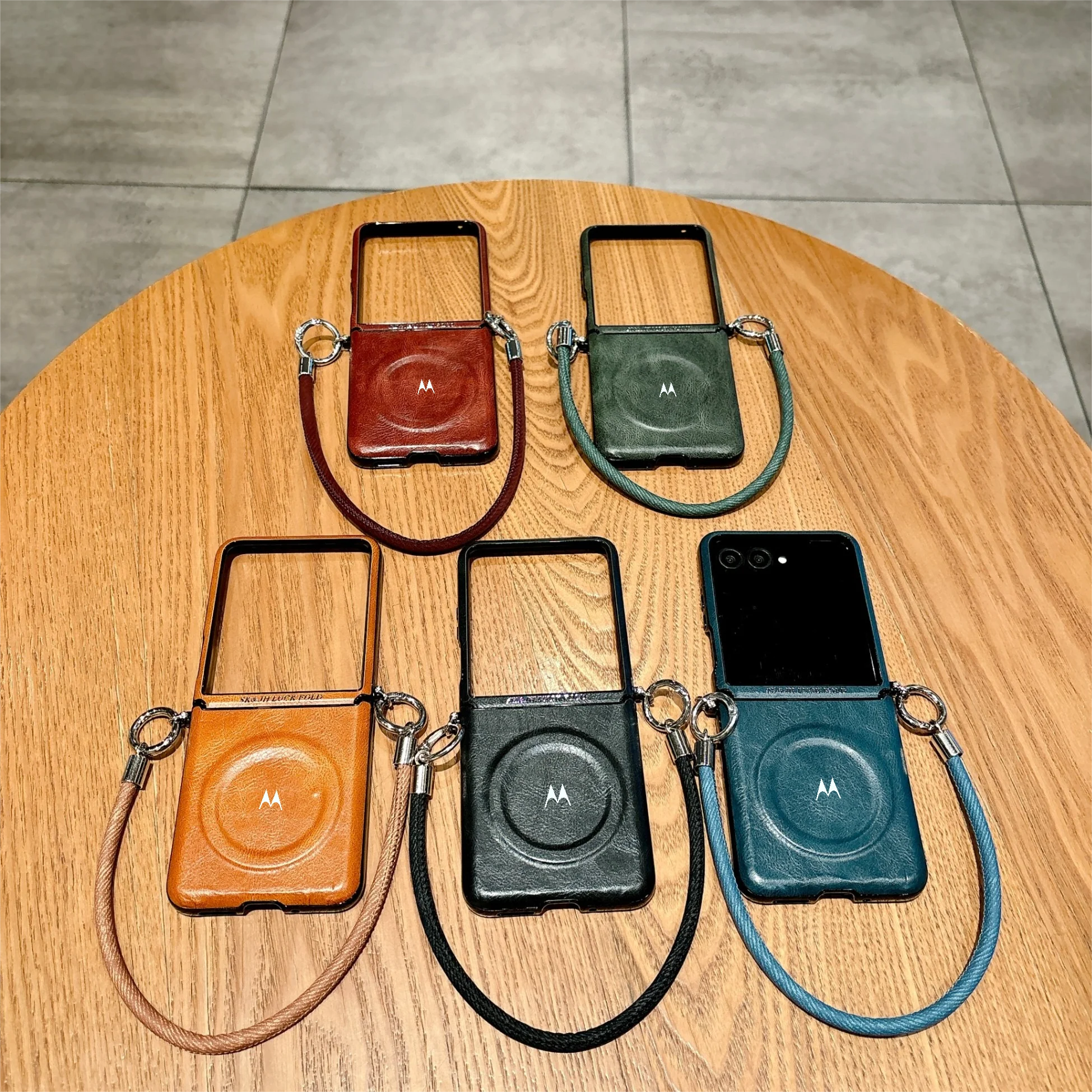 Retro Luxury Plain Leather Flip Phone Case with Lanyard - Original Cover