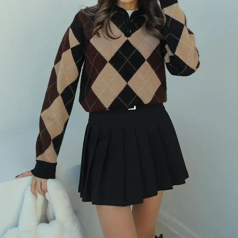 

Fashionable contrasting diamond grid casual headpiece sweater