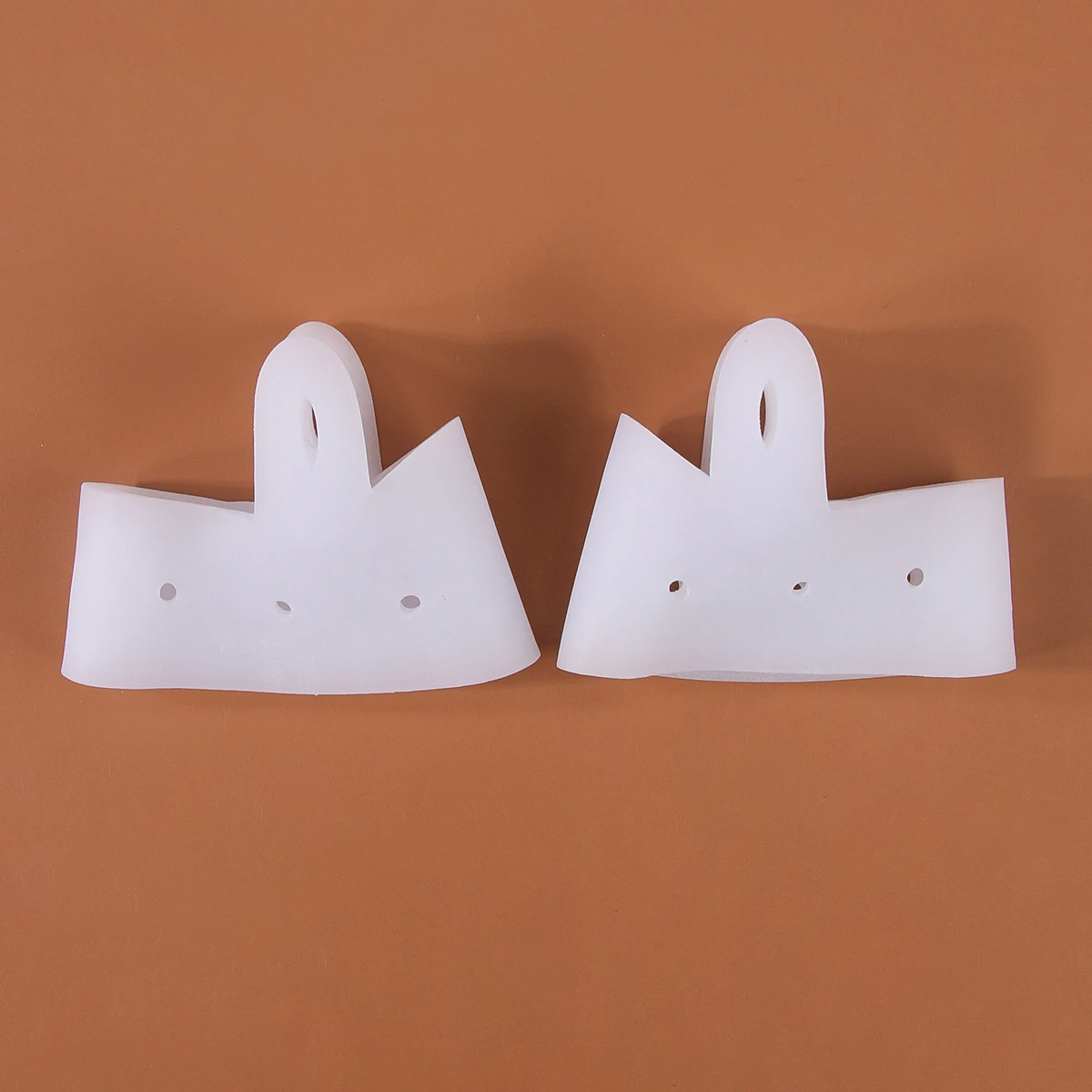 1 Pairs Silicone Bunion Corrector Toe Straightener Toe Separator Preventing Rubbing and Relieve Pressure White Flesh-Colored