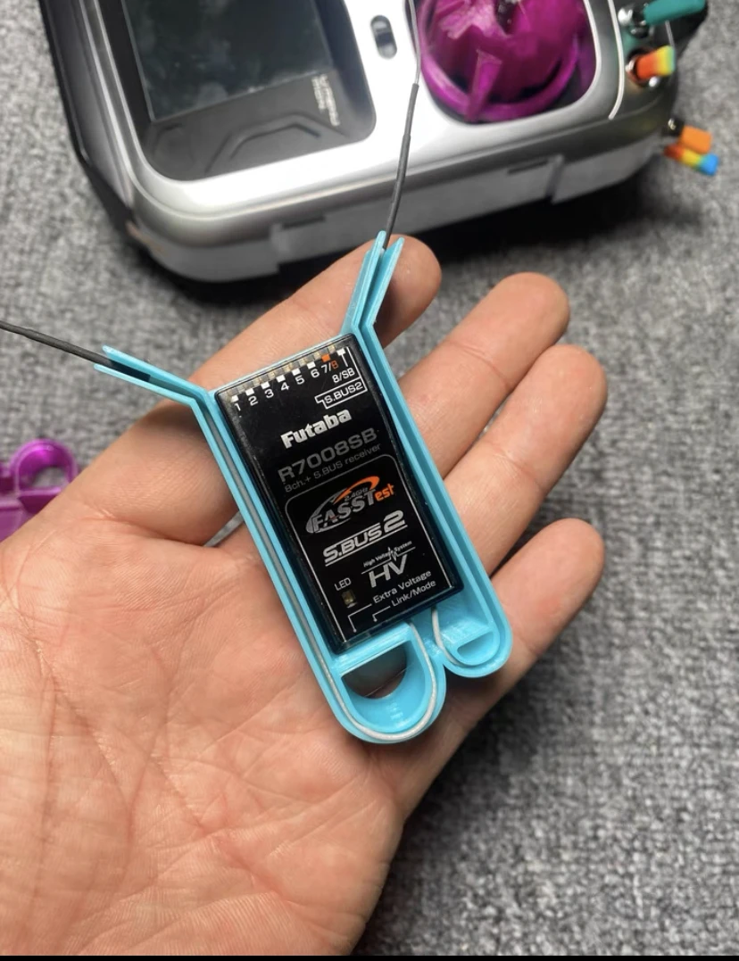 Futaba 14SG 飛行機用プロポセット 受信機:R7008SB 充電器 Futaba 14SG 飛行機用プロポセット 受信機:R7008SB 充電器
