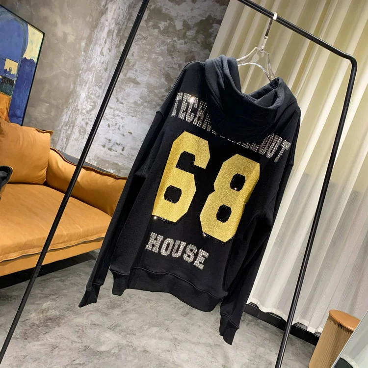 Рисунок 3 - Осенний пуловер с капюшоном для