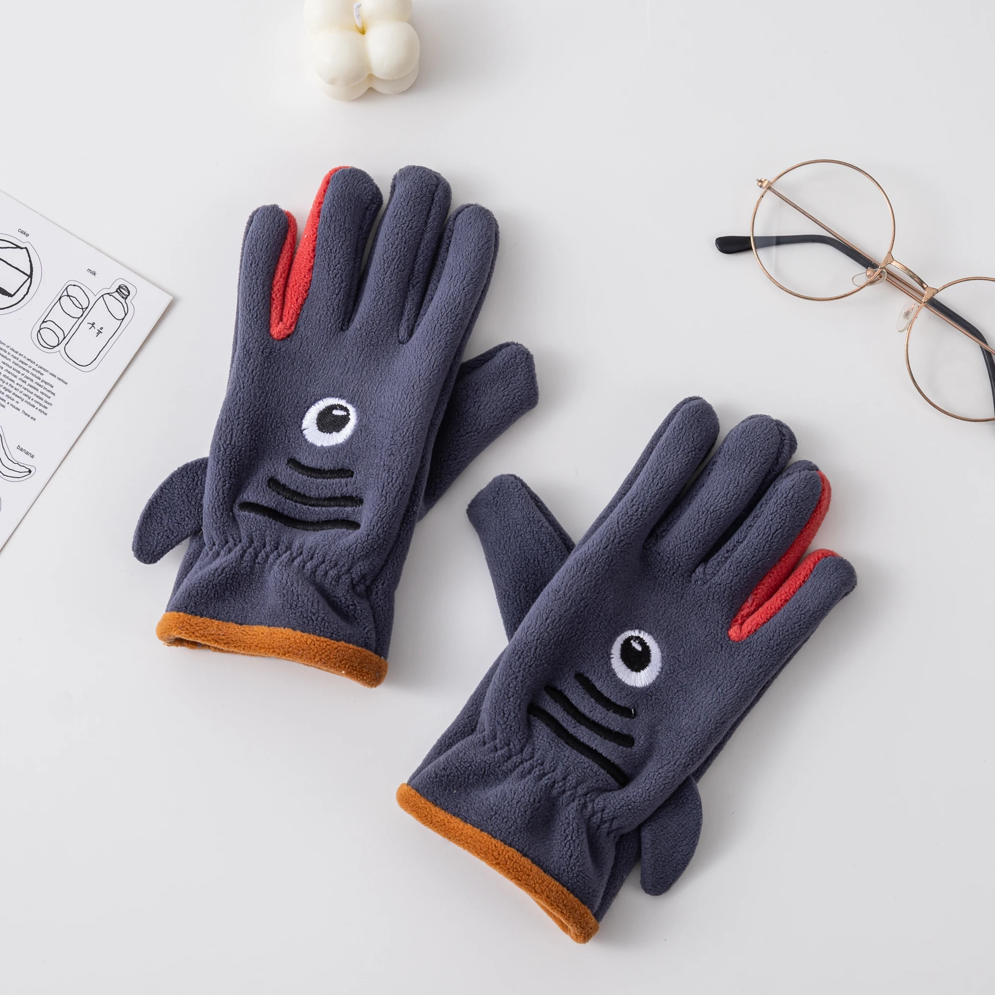 Kids Boy Gloves Winter 5-12 Years Coral Fleece Cartoon Shark Gloves Outdoor Keep Warm Thicken  Cycling Children Girl Gloves 4