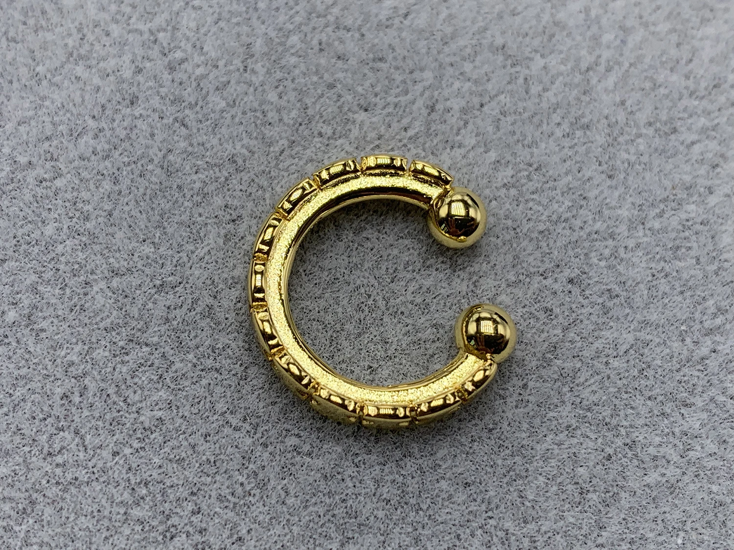 

Серьги из серебра 2022 пробы с фианитами в виде медведя