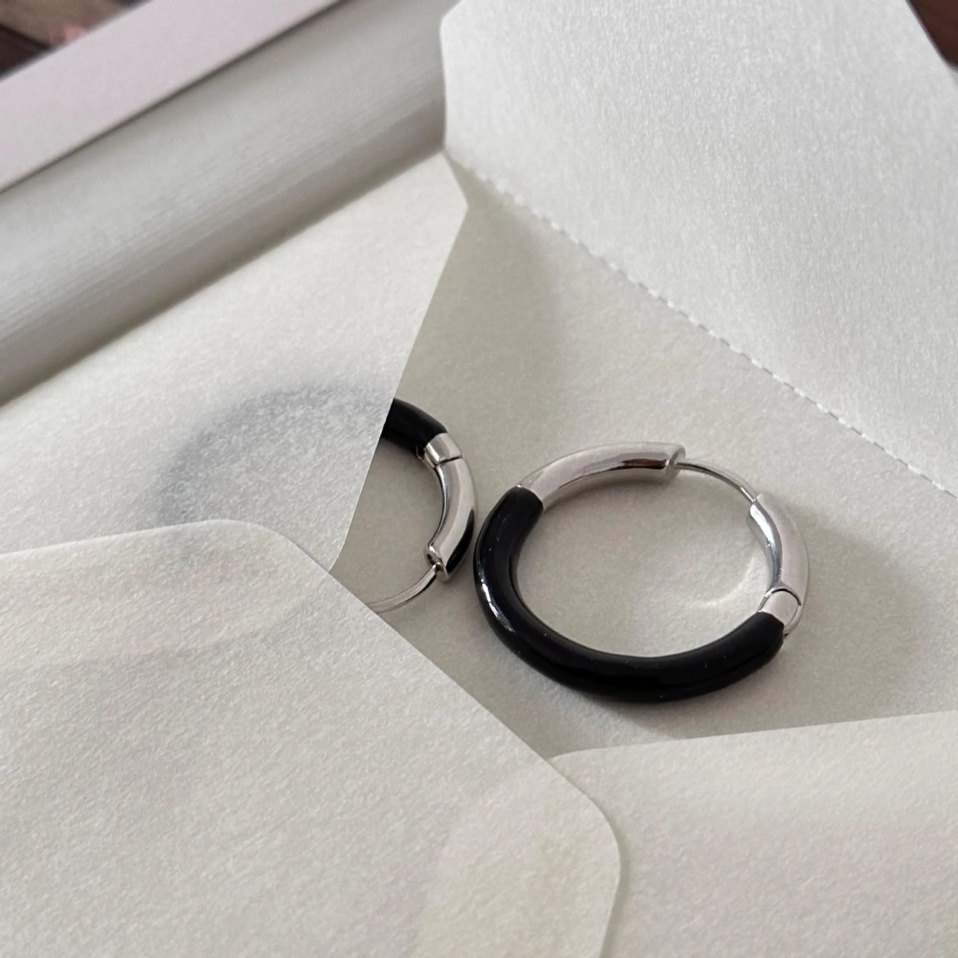 Brass Chunky Black Enamel Hoop Earrings Women Jewelry Punk Party T Show Gown Runway Korean Japan INS