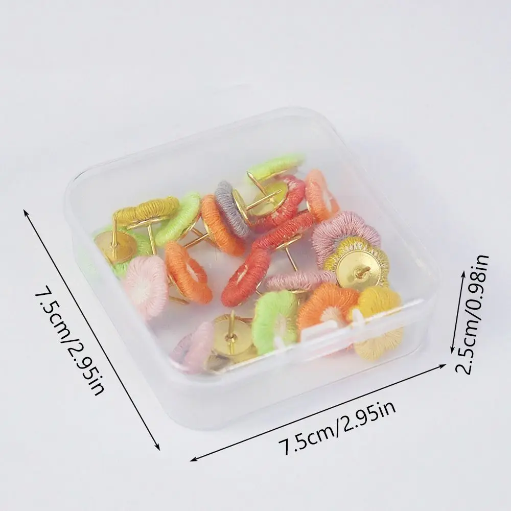 20/30/50Pcs 크리 에이 티브 자수 꽃 푸시 핀 3D 재사용 가능한 컬러 꽃 푸시 핀 상자 포함 DIY 보드 푸시 핀 문구