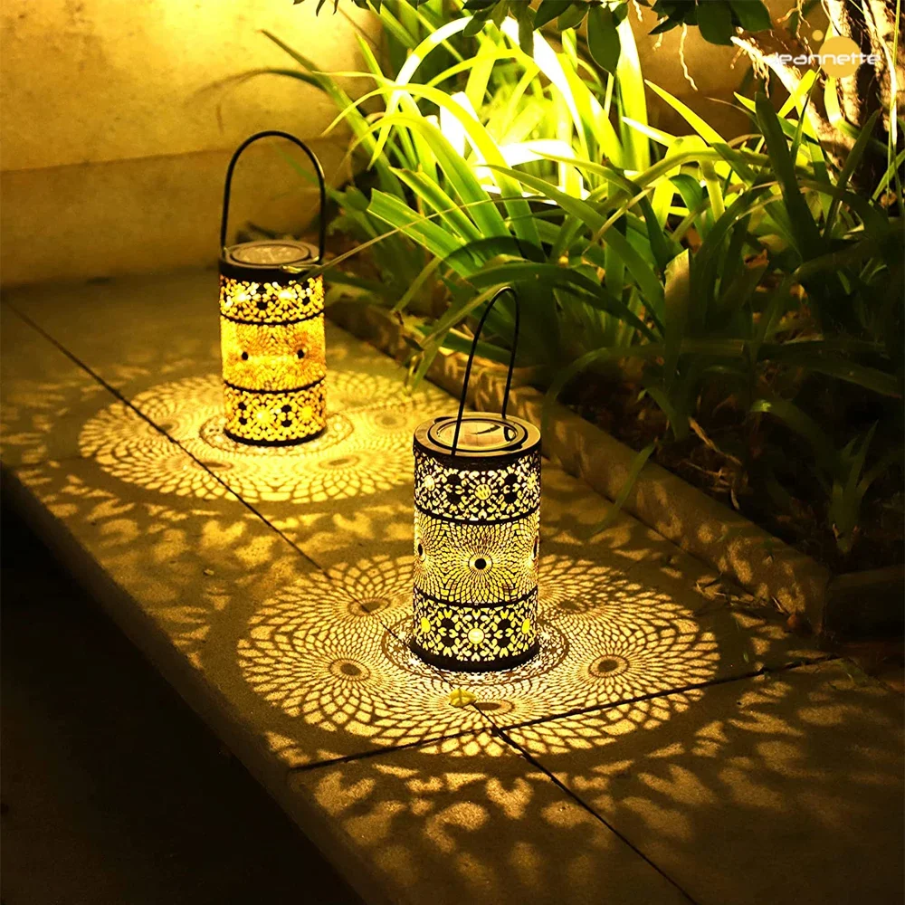 Solar Lamp Retro Hollow Lantern Light Art Outdoor Decorative Solar Garden Light Solar LED Light for Courtyard Landscape Garden