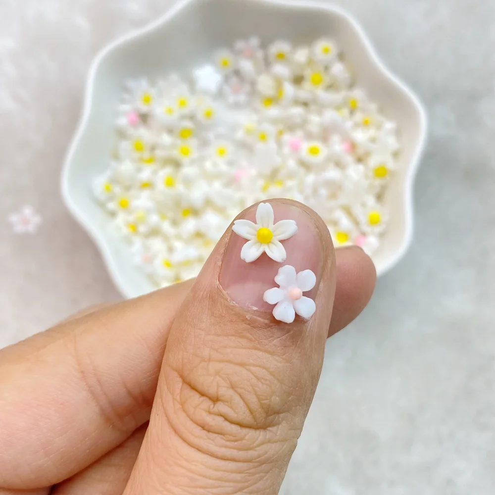 Ornament Crafts Resin Crafts 100Pcs Cute Resin Mini Colorful Small White Flower FlatBack Cabochon Ornament Jewelry Making Manicure Hairwear Accessories