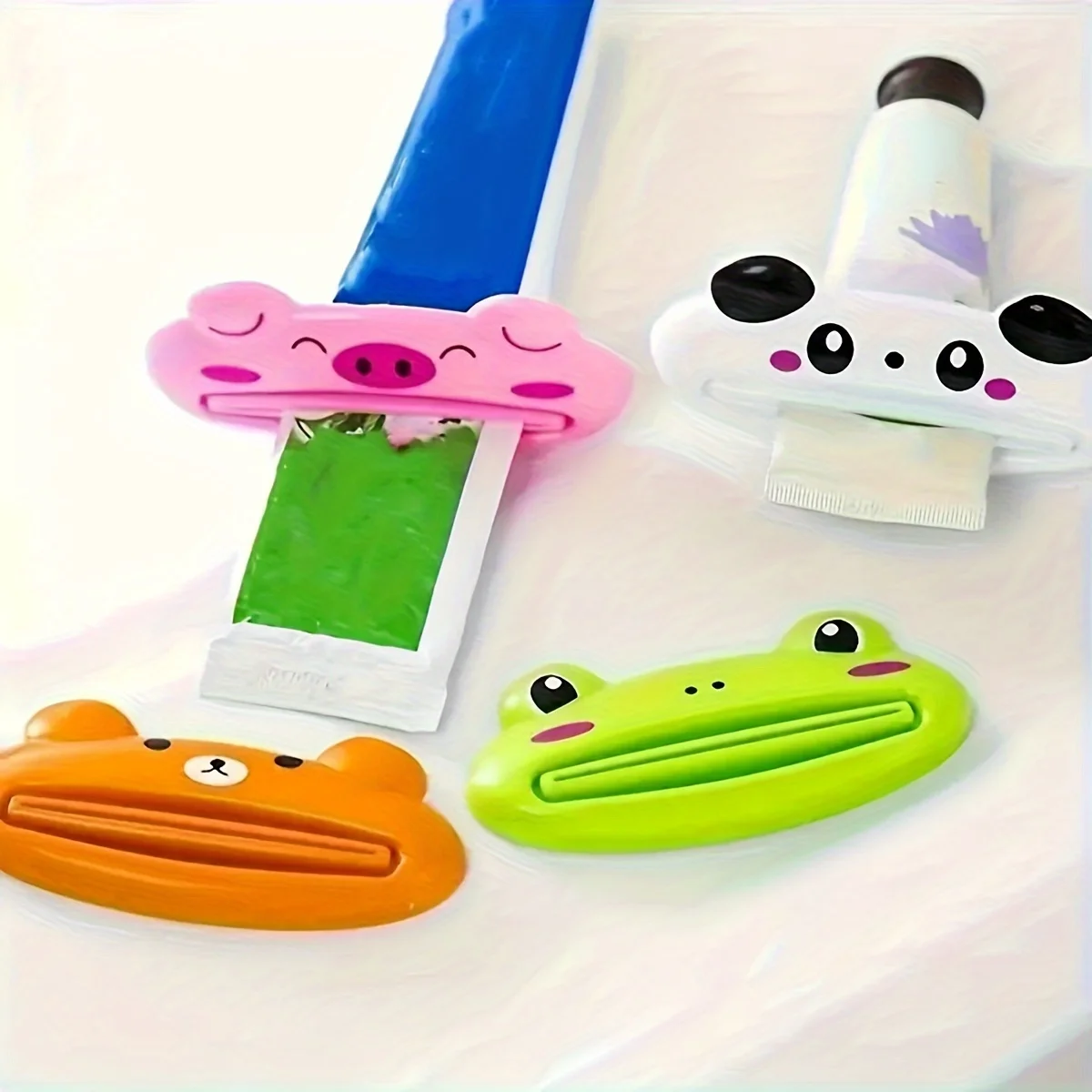 Cute Cartoon Rolling Toothpaste Squeezer Dispenser Facial Cleanser Clips Toothpaste Holder Tube Saver Bathroom Accessories