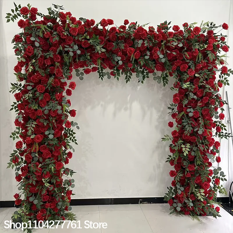 Rote Rose Grünes Eukalyptusblatt Blumenarrangement Blumenreihe Sofa-Läufer Dekoration Hochzeits-Hintergrundrahmen Bogen Fenster Event-Zubehör
