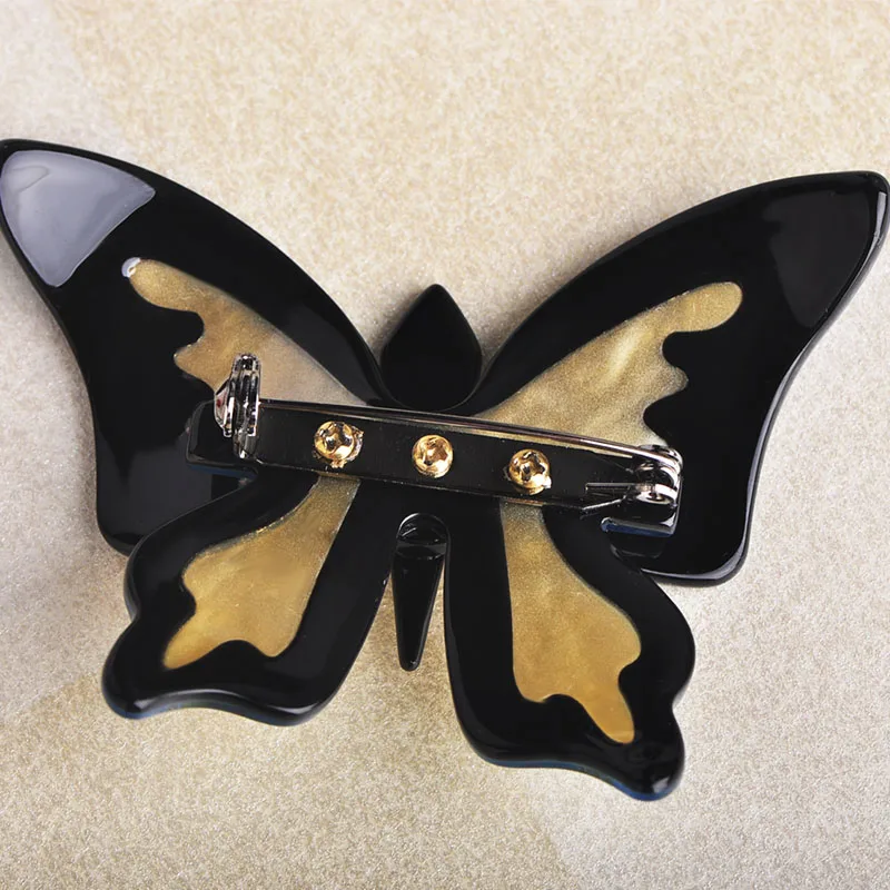 Blucome Fashion Brooch Butterfly Shape White Acrylic Child Ms Banquet Daily Dress Suit Chest Special Accessories Exquisi Gifts