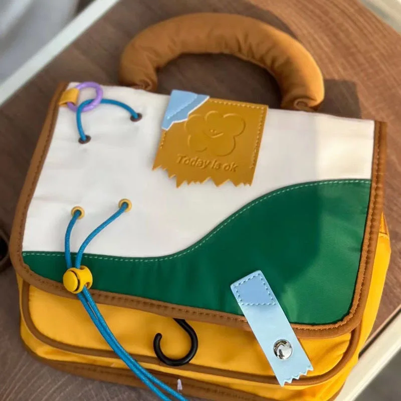 Cosmetic Bags 2023 New Summer Large Capacity Cute Contrast Color Stitching Cosmetics Travel Toiletries Storage Bag Portable