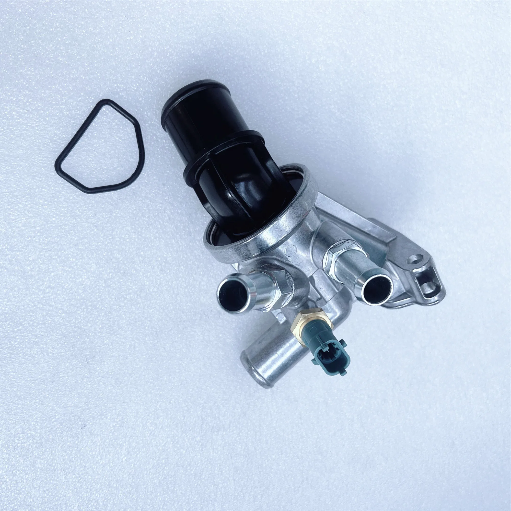 Thermostat Assembly 68092350AA, 68158444AA, 68027612AA,68028074AA,Suitable For: 2.8L, Diesel Engine, Jeep Wrangler, Jeep Freedom