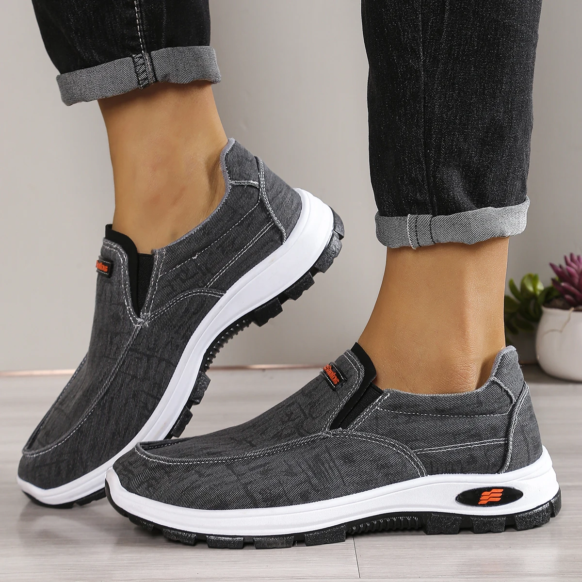 Men's casual sports shoes, canvas breathable soft-soled fashionable ...