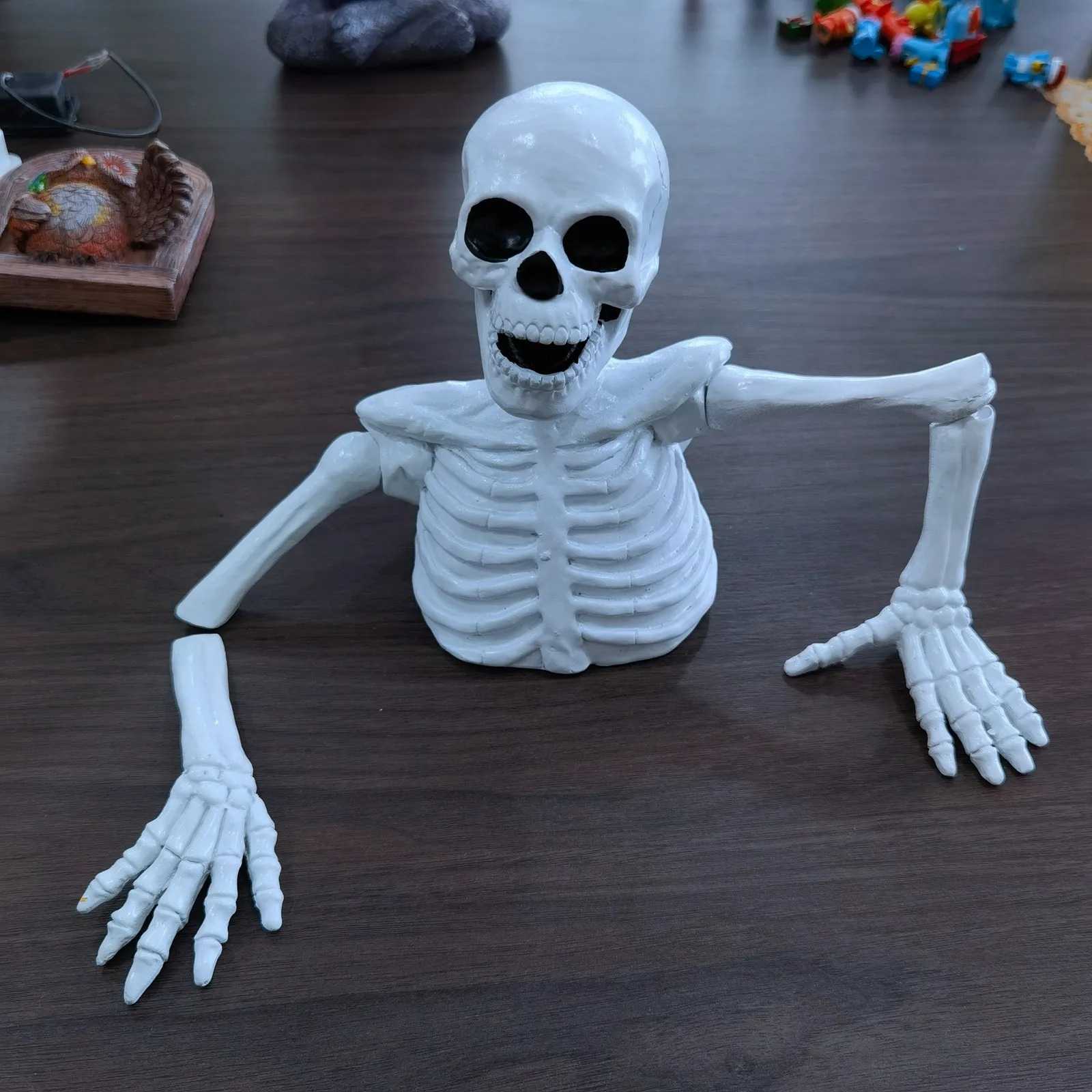 

Skeleton Decoration Outdoor Indoor Skull Sculpture Statue Horror Ornament Haunted House Decoration Props Resin Bones Figurines