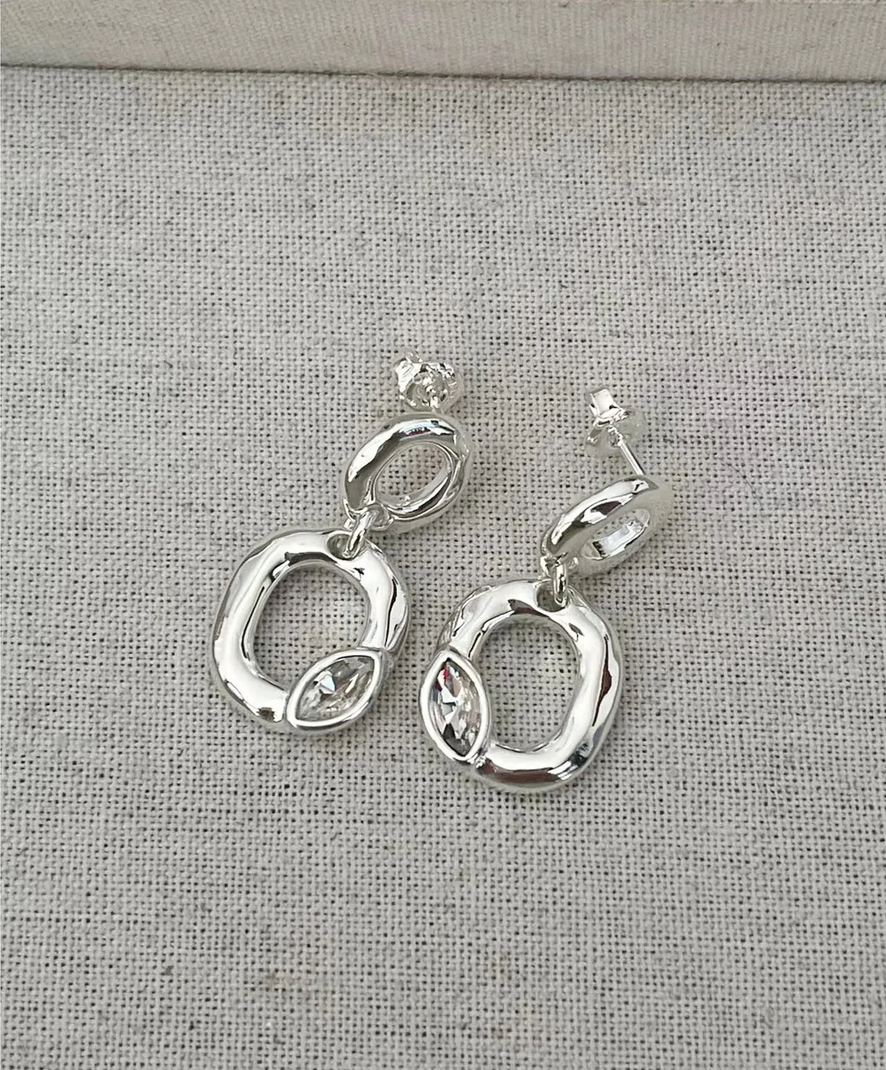 YS 2023 New UNOde50 Bestselling Exquisite and High Quality Gem Fashion Women's Earrings Jewelry Gift Bag in Spain