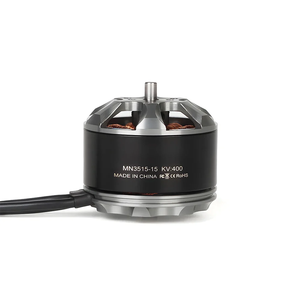 Gros plan sur le moteur brushless MN3515 KV400, mettant en évidence sa construction robuste pour haute performance