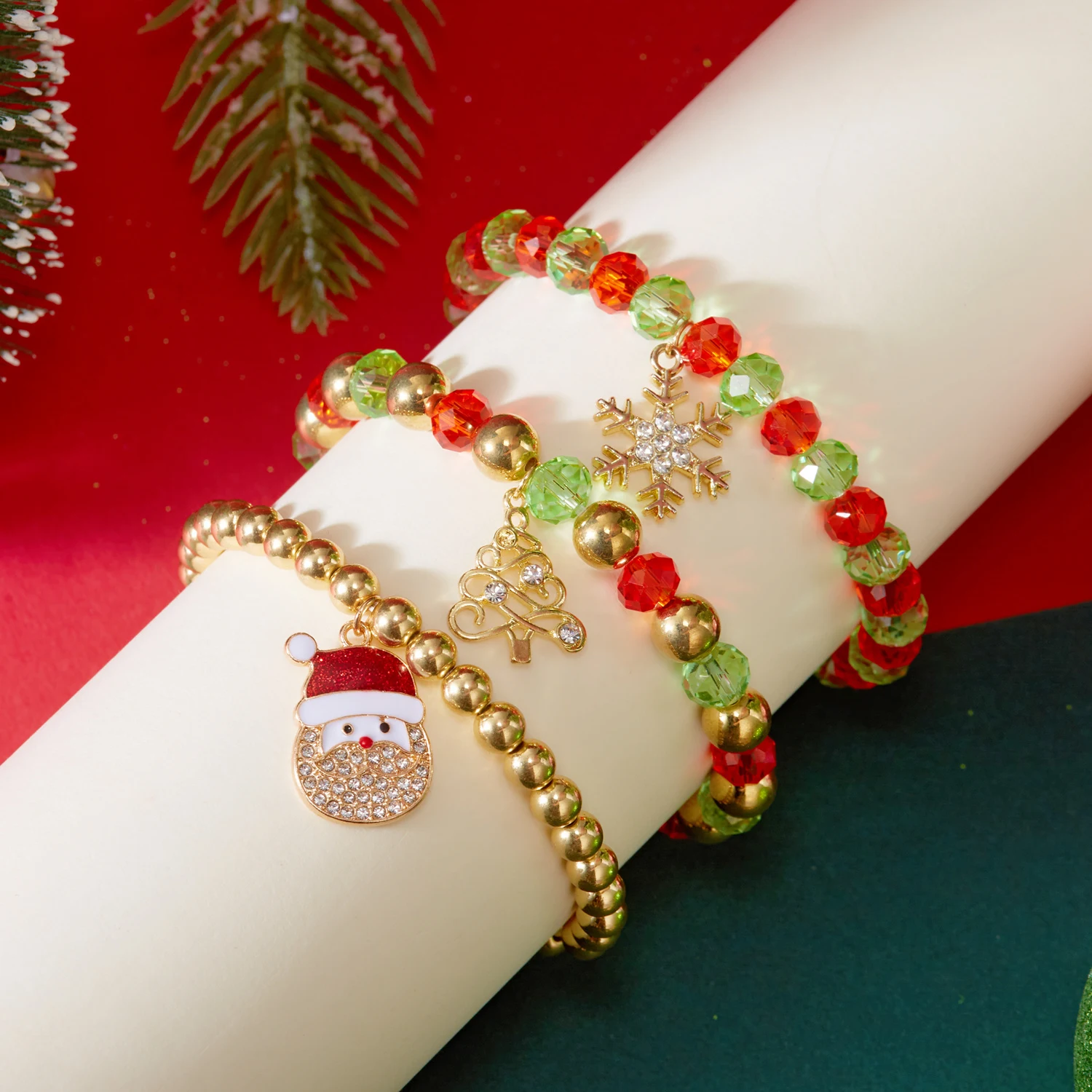 3-teiliges Set Weihnachts-Armbänder mit Roten und Grünen Kristallperlen für Frauen, Armbänder mit Weihnachtsmann- und Schneeflocken-Anhänger, Neujahrs-Schmuck