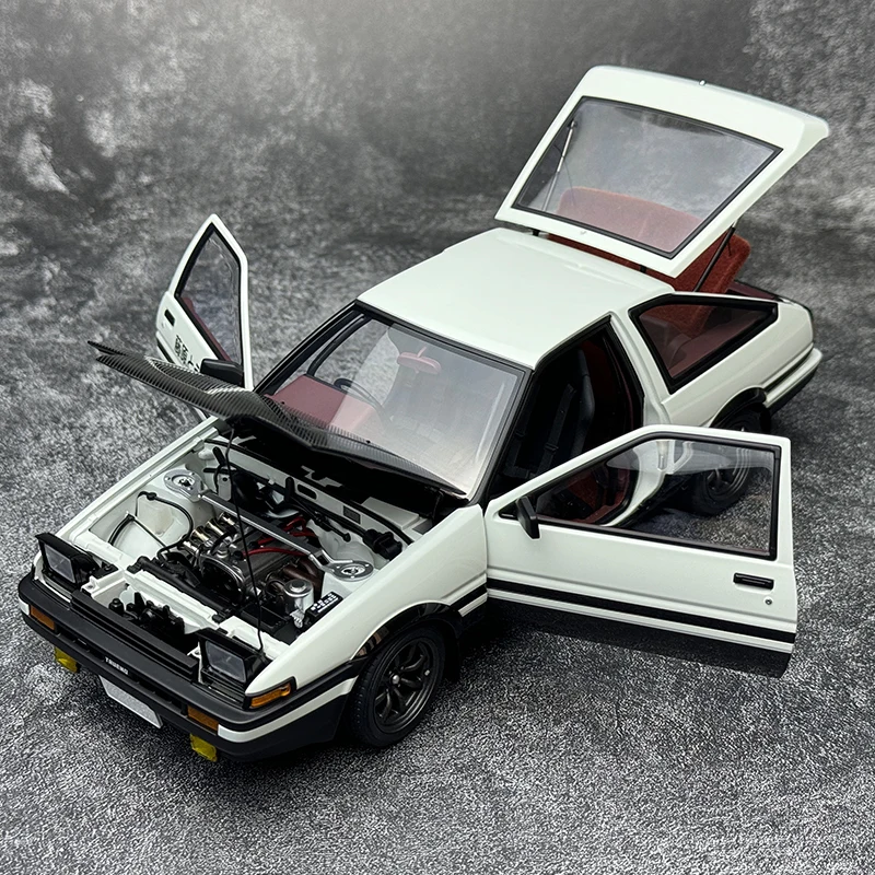 AUTOart 1/18 SCALE Toyota Sprinter Trueno (AE86) “Project D” Final
