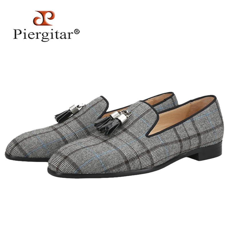 

Piergitar 2022 Summer Style Grey Plaid Fabric Men's Loafers Handmade Metal Tassel Moccasin Red Outsole Breathable Leather Insole