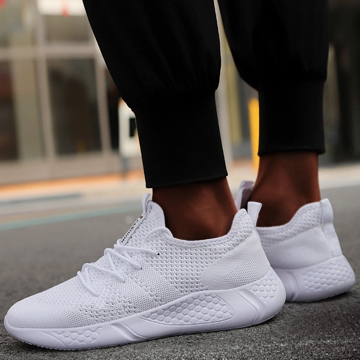 Sepatu Lari Ringan Pria Sepatu Jogging Bertali Bersirkulasi untuk