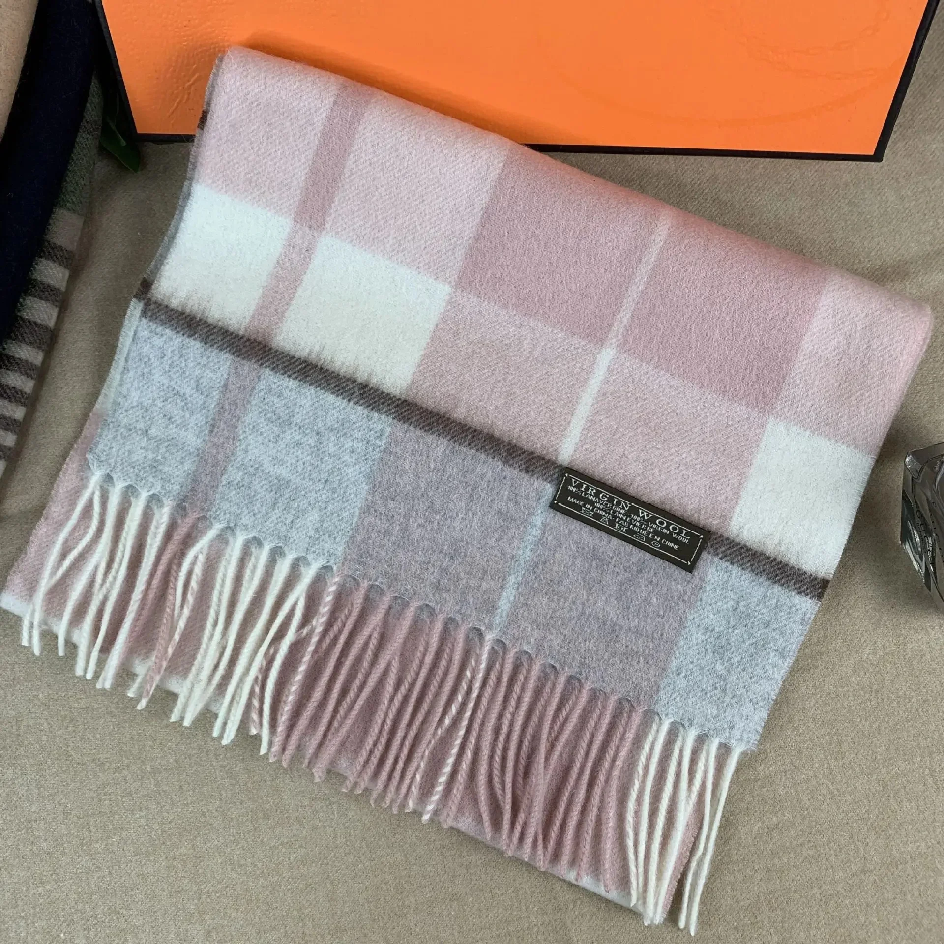 Medium grid pink Gray