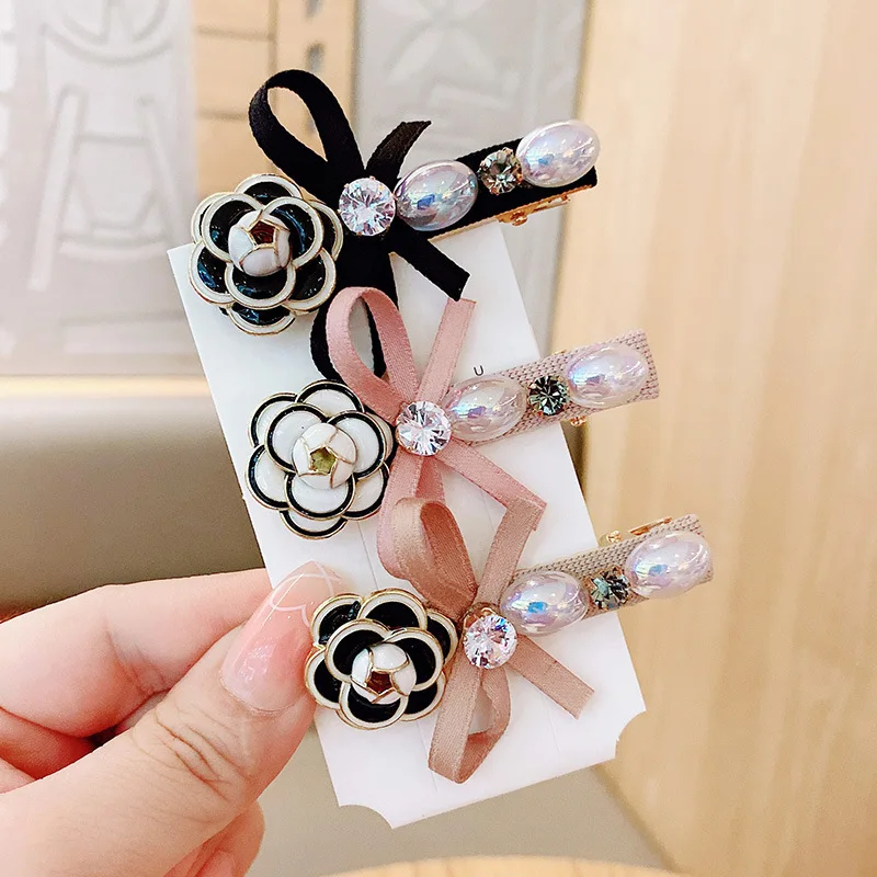 

Korean New Camellia Flower Pearl Bowknot Hair Clip Retro Diamond Bangs Side Rhinestone Hairclip Accessories for Women Cheveux