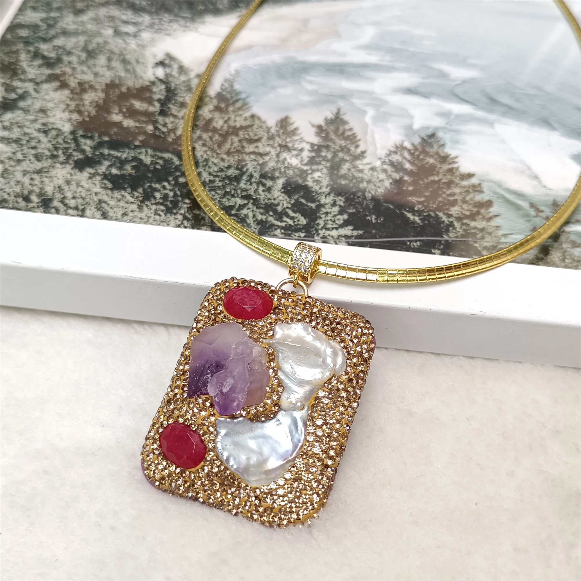 

Irregular pearl amethyst dyed jade pendant female light luxury niche design temperament clavicle chain all-match necklace