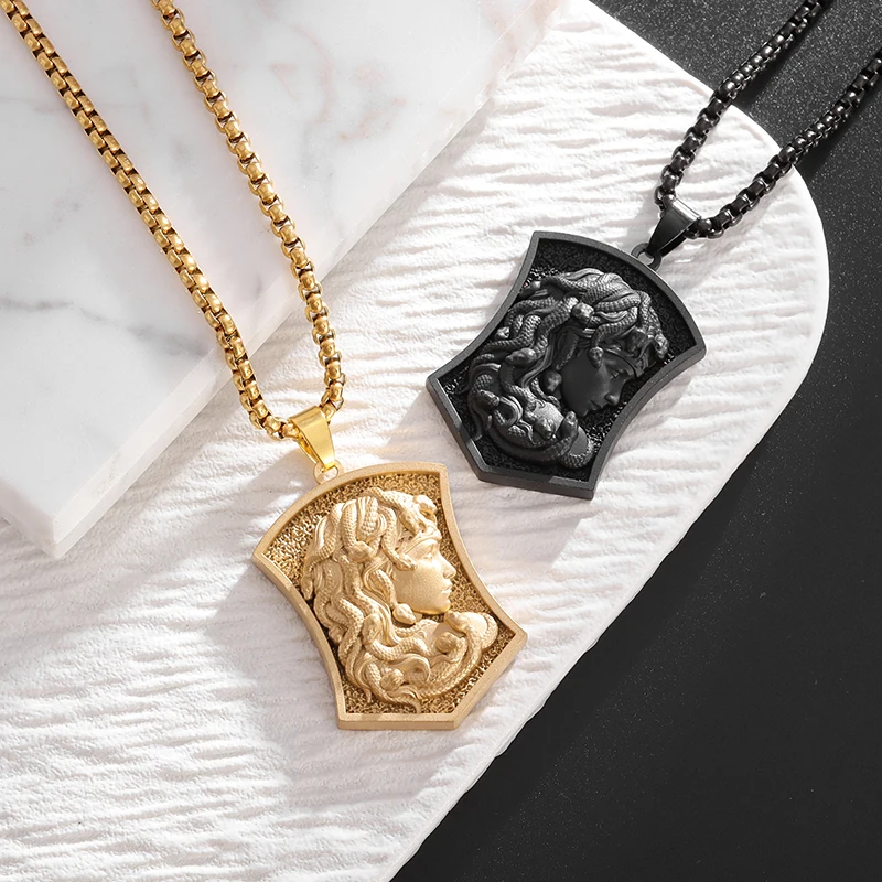 

Fashionable and Exquisite Ancient Greek Mythology Medusa Beauty Golden Pendant Necklace Jewelry Gift