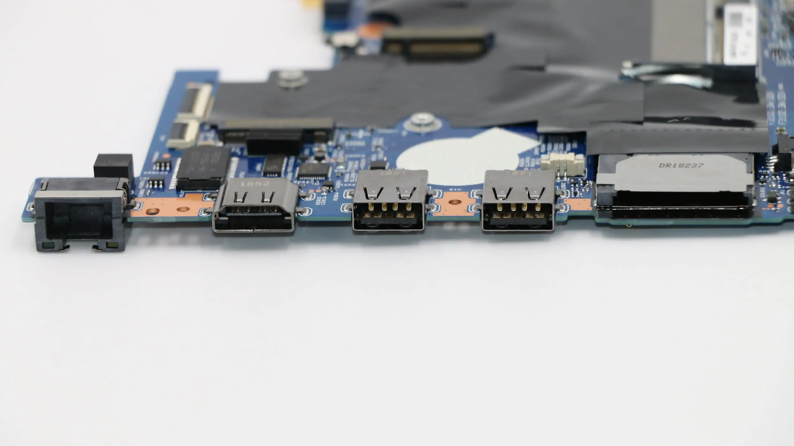 Carte Mère Lenovo A5500-F (8S631B170012QD8149T0A3S) – Pour Pièces
