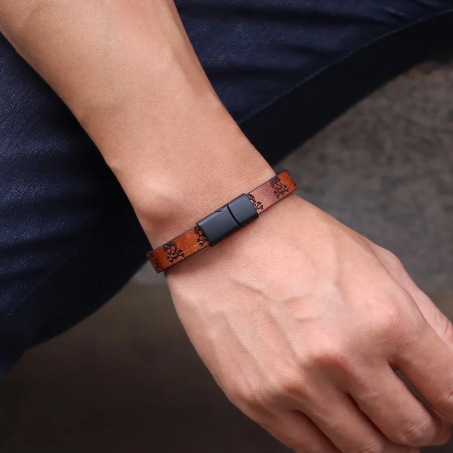 Leather Gothic Skull Men Bracelet with Magnetic Buckle