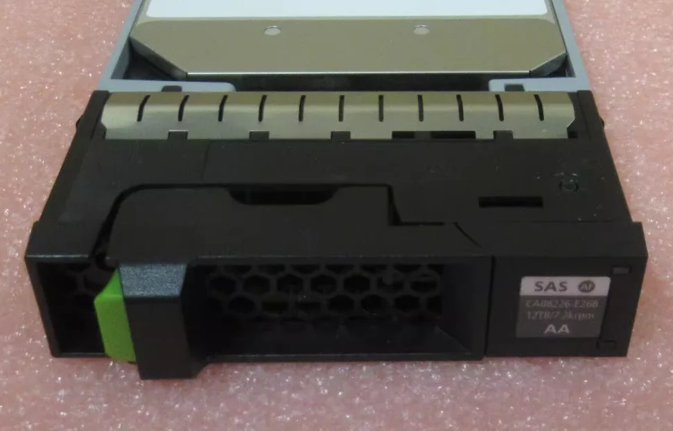 

Для флэш-накопителя CA08226-E268 12T SAS 3,5