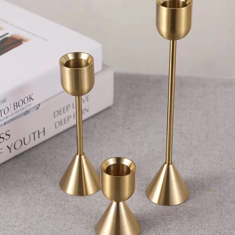 Luxury Golden Color Metal Candle Holders Candlestick Wedding Table Candle Stand New Year Bar Party Candelabra Home Decorations 2