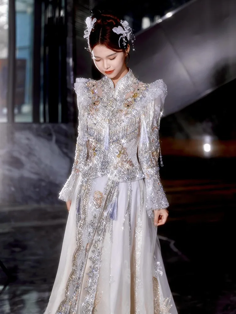 New Chinese-style silver heavy industry wedding dress for a with phoenix crown and rosy veil - Image 2
