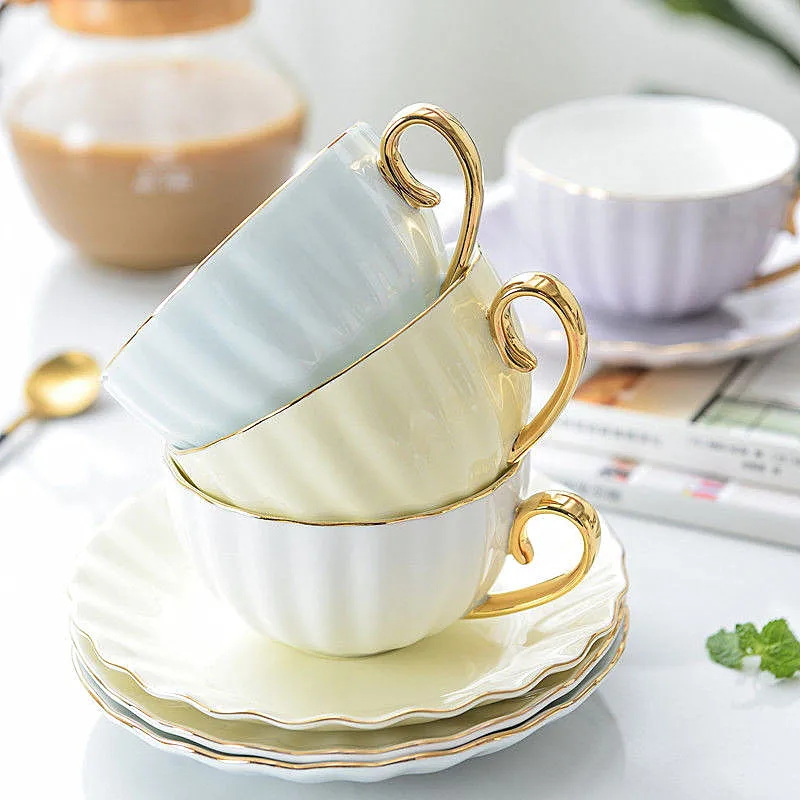 

200ML Pink Bone China Coffee Cup and Saucer Spoon One Set English Afternoon Tea Cups Party Coffeeware Coffee Mug Cups