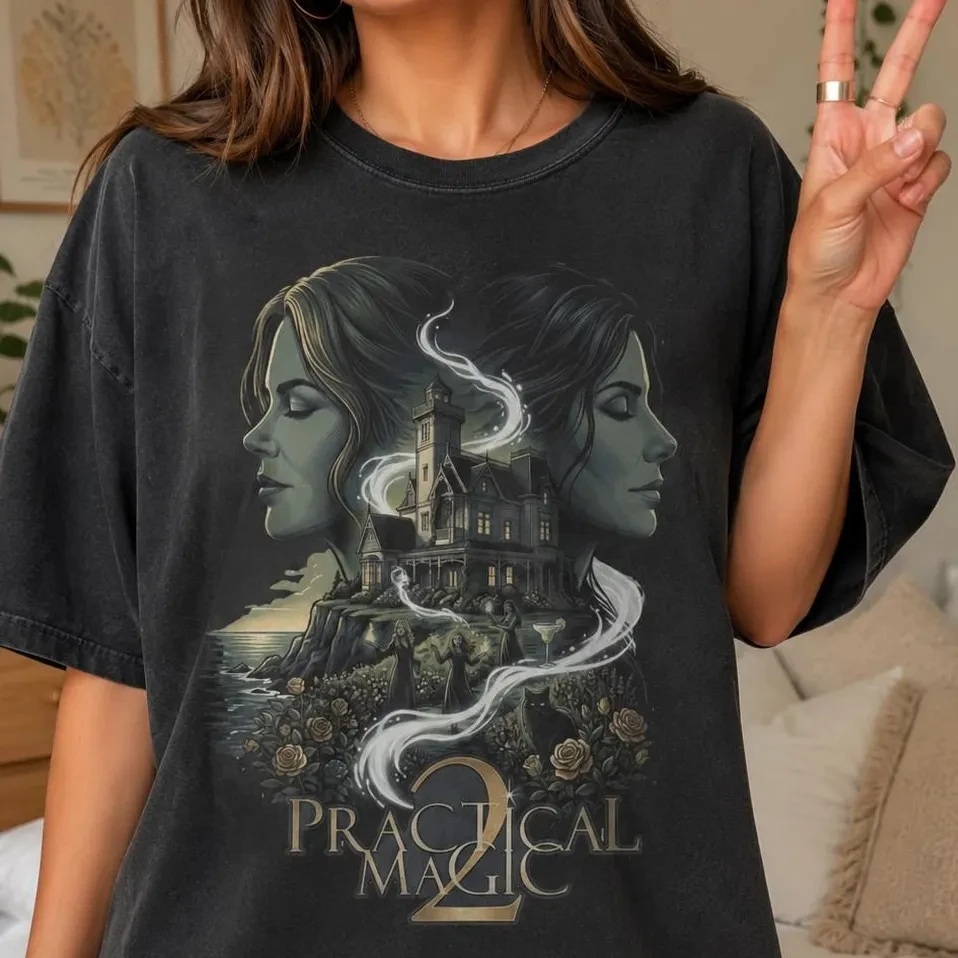 The Owens Sisters Practical Magic Filmplakat T-Shirt — Hexen, Kerzen & Vintage, Hexen-Halloween, Geschenk für die gruselige Jahreszeit