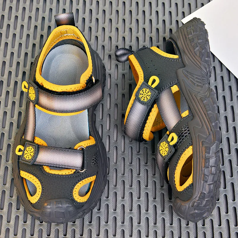 키즈 클로즈드 토 스포츠 샌들 조절 가능한 스트랩 통기성 있는 갑피 논슬립 두꺼운 밑창 여름 신발 남아용 아웃도어 비치 스니커즈