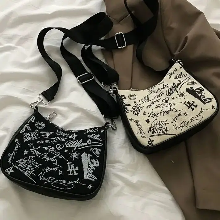 

Japanese Harajuku Retro Dark Men Women Unisex Crossbody Bags Korean Ins Art Simple Versatile Solid Canvas Bags Small Square Bag