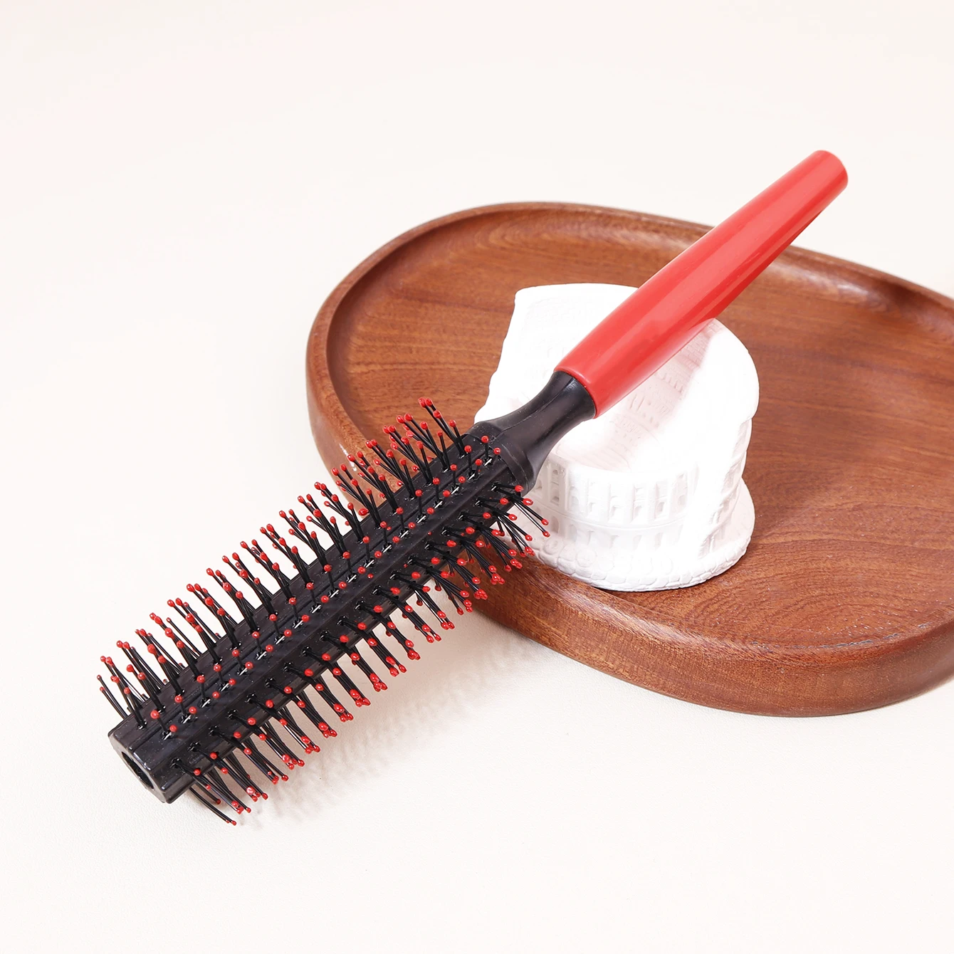Hair Brush Quiff Roller Brush Non-Slip All Hair Brush Women Men Round Hair Brush Styles Rockabilly Real Hair Wigs 1Pc