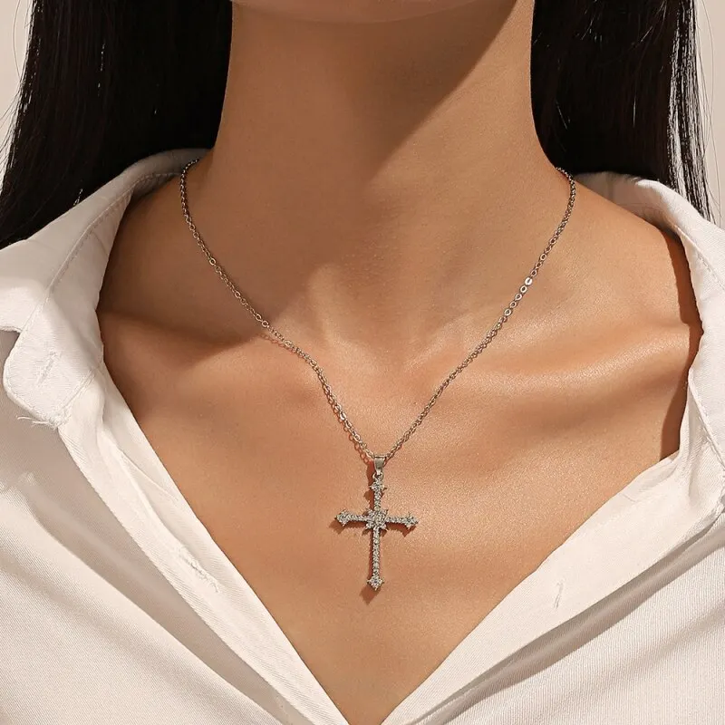 1 peça colar de ouro branco feminino vento frio cheio de diamantes estrela manga brilhante cruz pingente joias_voghion.com