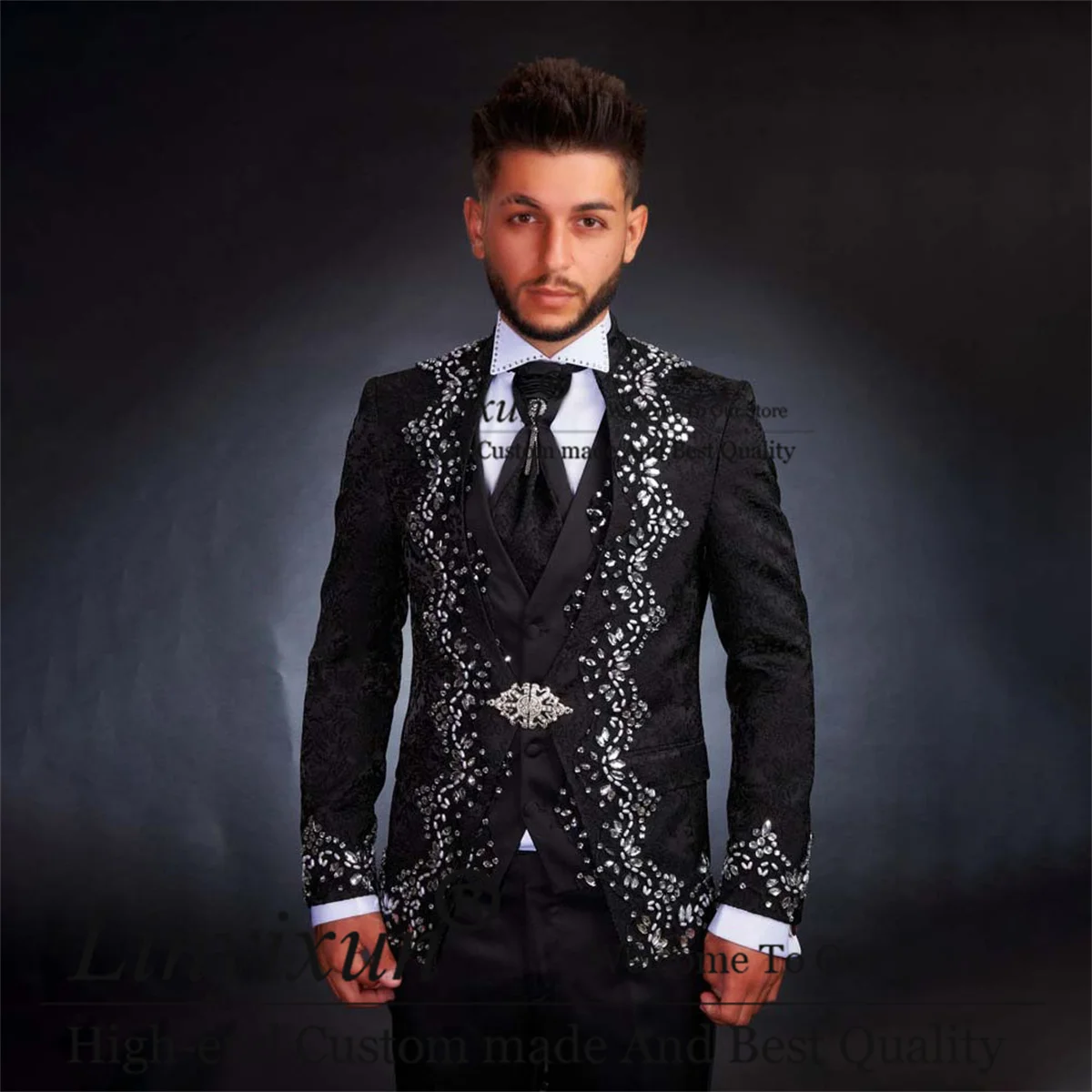 

Luxury Metal Embellished Tuxedo Men Suits Shawl Lapel 3 Pieces Sets Groom Wedding Prom Blazers Jacquard Terno Masculino Completo