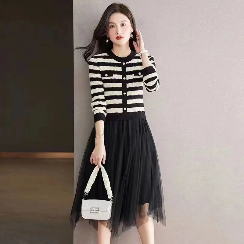 

Knitted Dress Autumn Winter New Long Sleeve Round Neck Splice Mid Length Sweater with Waist Striped Casual Fashion Ladies T102