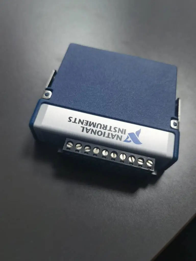 

NI9221 пружинный терминал входного модуля напряжения 12 бит 8 каналов 90% Новинка