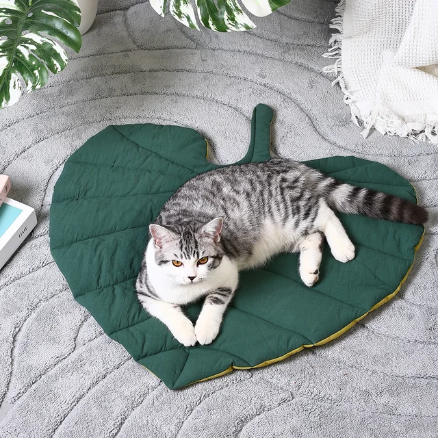 All-Season Leaf Pet Bed Durable Chew-Proof Mat for Dogs Cats Non-Slip Comfortable Sleeping Pad for Year-Round Use 3