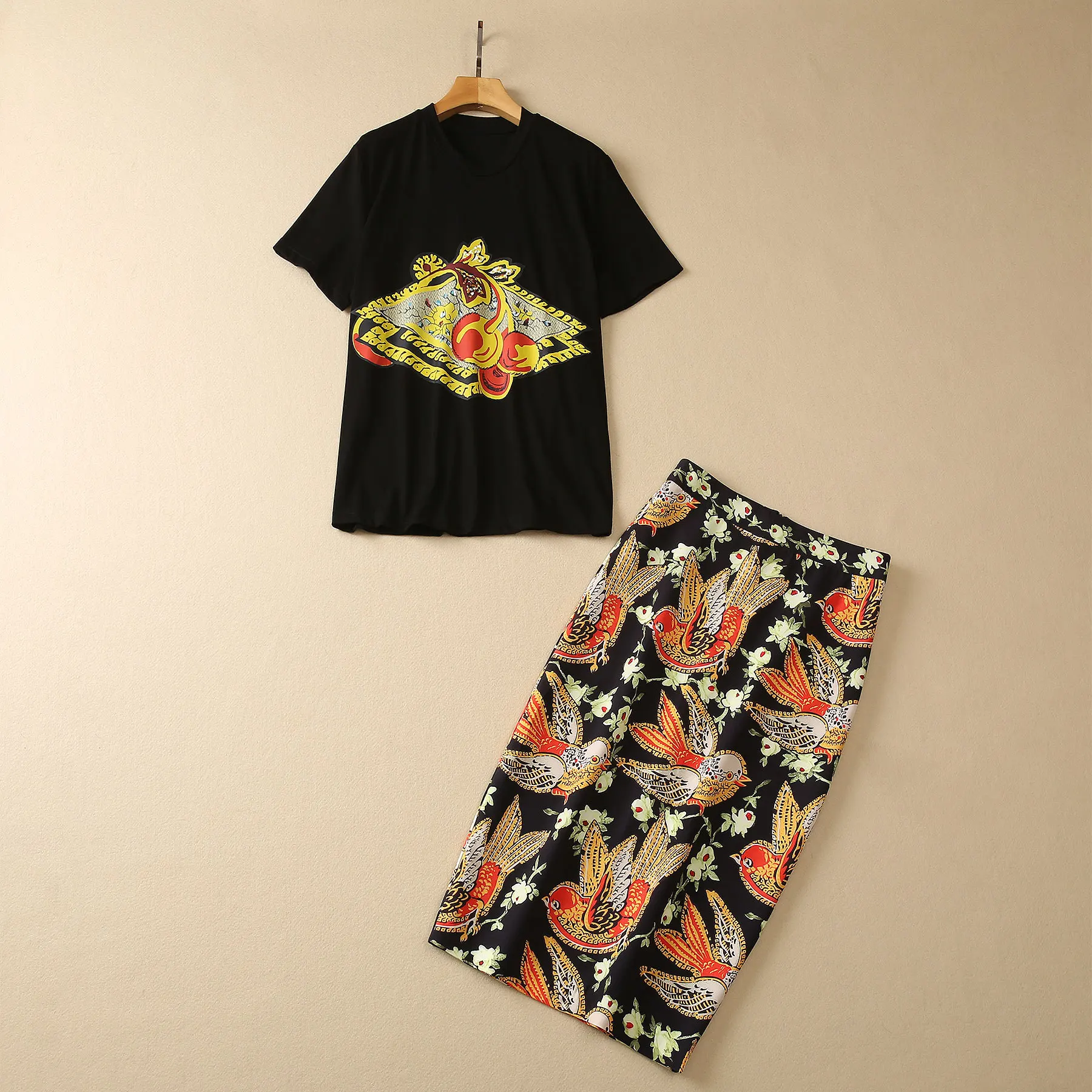 

European and American women's clothes 2023 summer new Short sleeved black T-shirt Bird print skirt Fashion suit