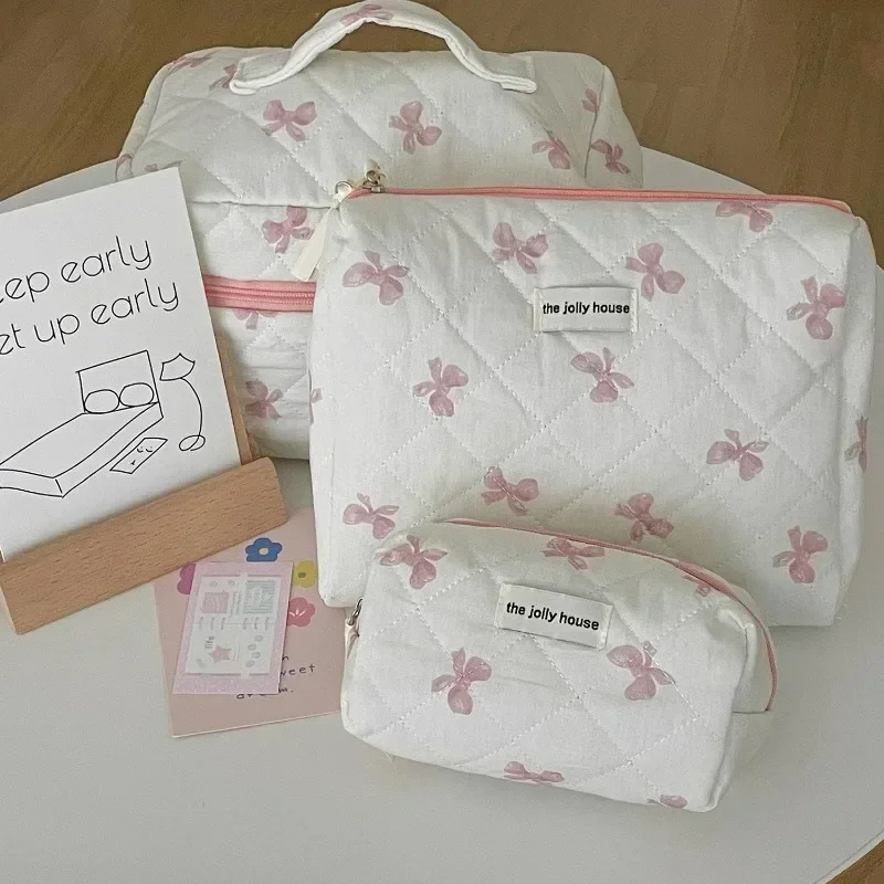 1PCS Women Cute Cosmetic Stroage Bag Quilted Cute Bow Makeup Pouch Travel Portable Wash Toiletry Storage Bag Organizer Purse 4