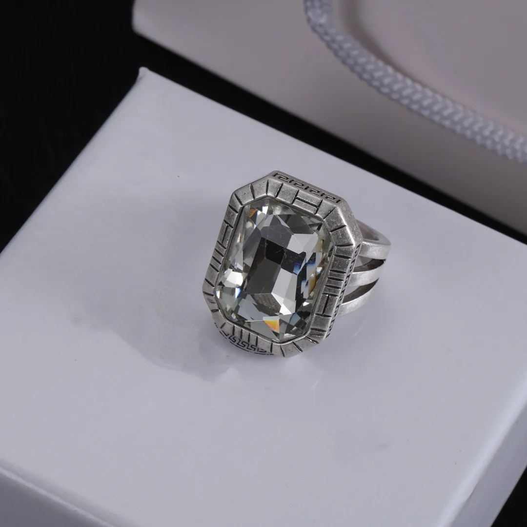 

European and American fashion retro rings