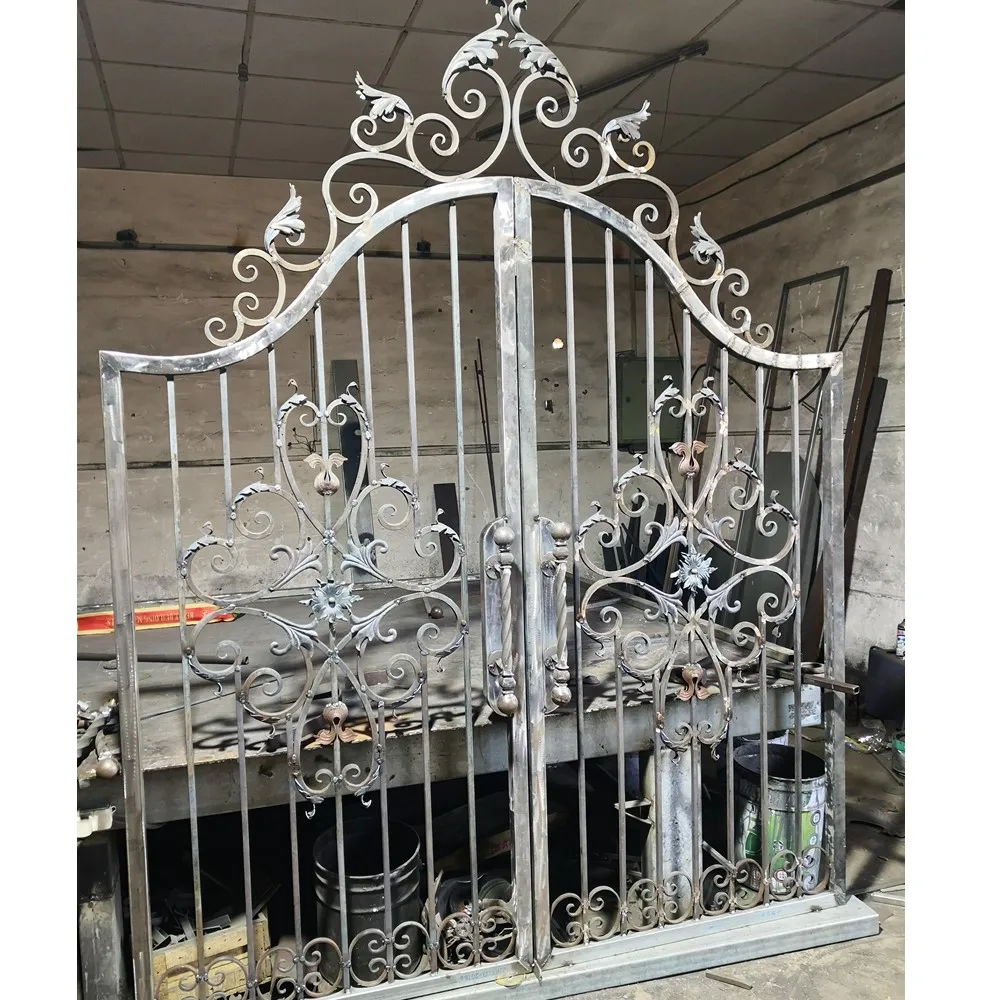 2023 Newdesign Wrought Iron Craft Iron Grape - China Wrought Iron Gate and  Wrought Iron Fittings price